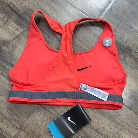 NIKE Women’s TRAINING TOP DRI-FIT Technology - Picture 5 of 16